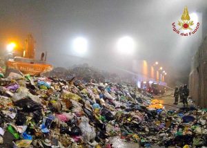 Roma l'Incendio all'impianto di Rocca Cencia