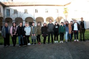 Viterbo - La musicoterapia di Eta Beta con gli alunni del liceo Santa Rosa