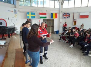 Viterbo - L'associazione nazionale carabinieri - Protezione civile incontra gli studenti dell'Egidi