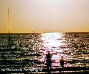 Pescatori al mare a Marina di Cerveteri