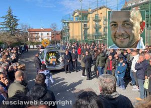 Viterbo - I funerali di Luca Paolella - Nel riquadro: Luca Paolella