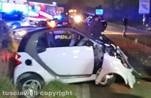 Viterbo - Incidente sulla Cassia Nord - Auto contro albero