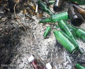 Viterbo - Bottiglie, siringhe, metadone a Porta Fiorita