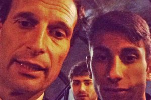 Sport - Calcio - Massimiliano Allegri assieme a un calciatore dell'Ortana