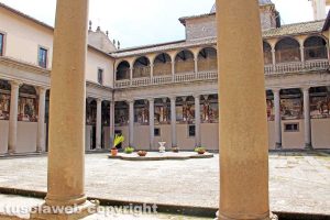 Viterbo - Il chiostro del convento della Trinità
