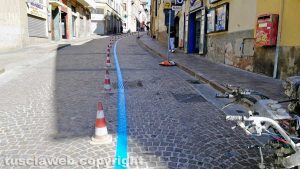 Viterbo - Strisce blu in via Cairoli