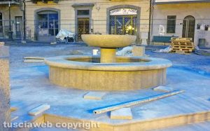 Bolsena - La fontana a piazza San Giovanni