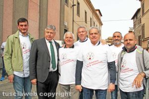 Viterbo - Il sindaco Giovanni Arena e il senatore Umberto Fusco assieme agli organizzatori