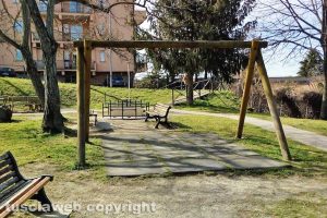 Viterbo - Il parco di via Cattaneo nell'incuria