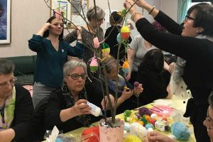 Viterbo - Belcolle - L'incontro di laboratorio creativo con le donne in cura al reparto di oncologia