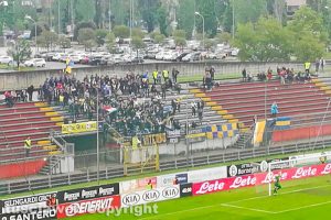 Sport - Calcio - Viterbese - I tifosi gialloblù a Monza