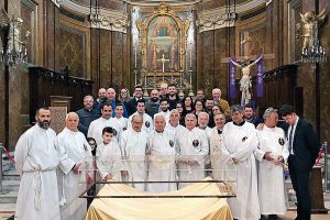 Bagnoregio - La teca in vetro per proteggere il Cristo ligneo di Civita
