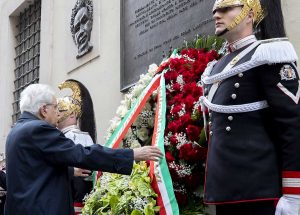 Omaggio ad Aldo Moro - Sergio Mattarella a via Caetani