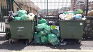 Orte - Rifiuti al parcheggio della stazione