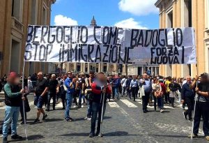 Roma - Il blitz di Forza nuova a San Pietro