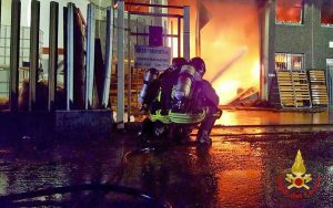 Milano - L'intervento dei vigili del fuoco
