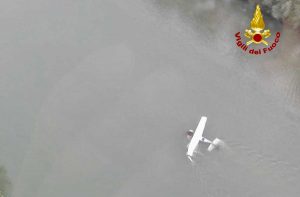 Verona - Il Cessna nell'Adige
