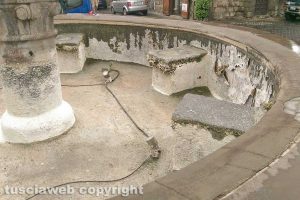 Viterbo - La fontana di Pianoscarano