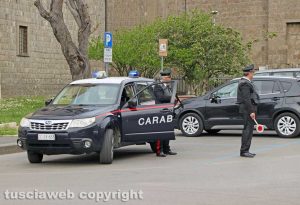 Carabinieri a piazza della Rocca