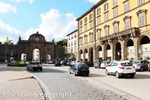 Viterbo - Piazza della Rocca