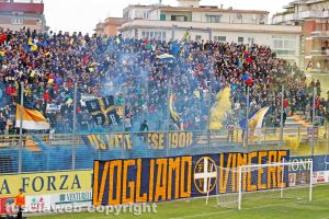 Sport - Calcio - Viterbese - La curva gialloblù