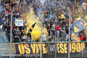 Sport - Calcio - Viterbese - La curva gialloblù