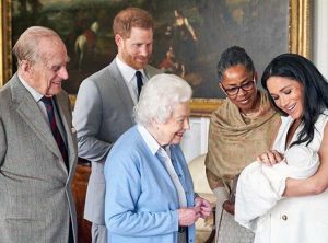 Londra - Il royal baby Archie con i genitori e i bisnonni