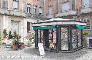 Montefiascone - L'edicola in piazza Vittorio Emanuele