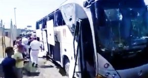 Il Cairo - Esplosione contro bus turistico