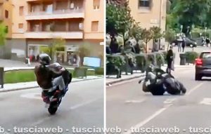 Viterbo - Impenna con il motorino e cade in via Marconi