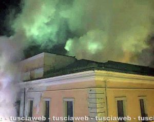 Civita Castellana - Incendio all'ex scuola annessa