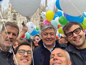 Milano - Ubertini, Fusco, Evangelista, Micci e Merli in piazza del Duomo