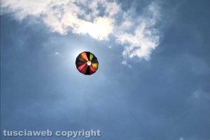 Il sole in una mongolfiera