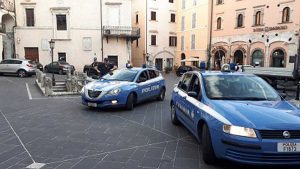 Polizia - Controlli antidroga fuori le scuole