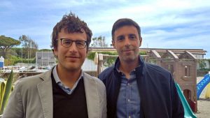 Diego Fusaro e Andrea Andreani al lido di Tarquinia