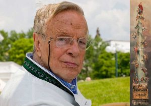 Franco Zeffirelli con il bozzetto della macchina di Santa Rosa