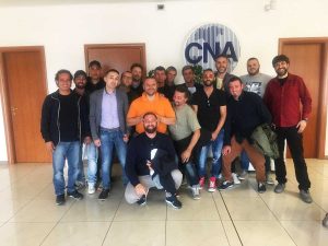 Gli allievio del corso addetti rimozione amianto con alcuni docenti