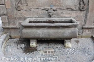 Viterbo - La fontana di viale Trieste dopo l'intervento