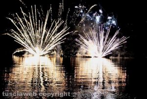 Bolsena - Fuochi d'artificio per la festa di sant'Antonio