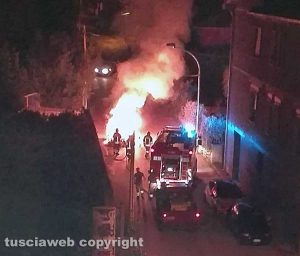 Corchiano - Auto in fiamme in via Marconi