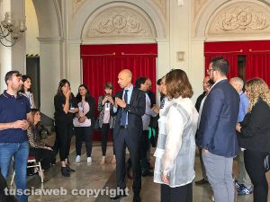 Viterbo - Unione senza luce - Il rettore Ruggieri parla col personale