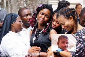 Viterbo - I funerali - Joshua Chibueze Anyanwu - I familiari di Joshua
