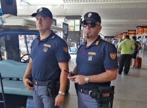 Polizia ferroviaria in stazione