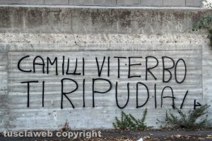 Viterbo - Scritta sul muro contro Piero Camilli