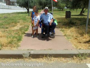 Viterbo - Nonno Luigi segnala i "gradoni anomali"