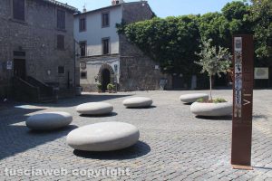 Viterbo - Il progetto di arredo urbano a piazza San Carluccio