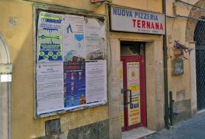 Civita Castellana - La pizzeria interessata dal crollo
