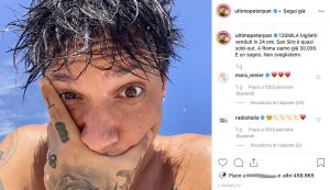 Il post di Ultimo dove annuncia la vendita dei 120mila biglietti
