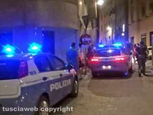 Viterbo - L'intervento della polizia in via della Sapienza
