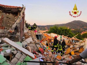 Portoferraio - Esplosione in una palazzina